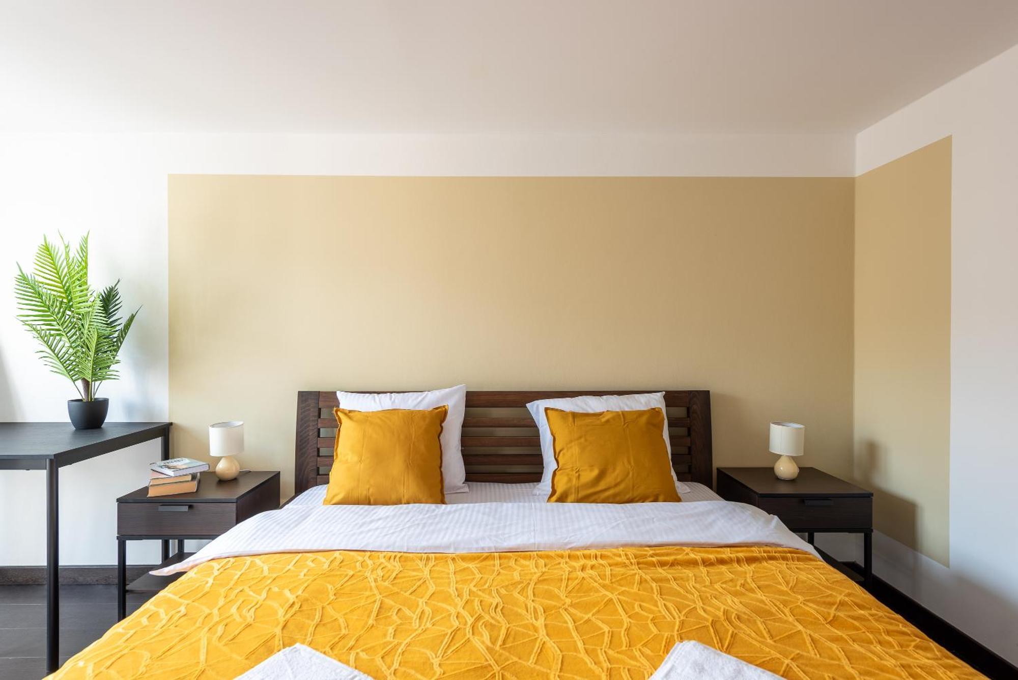 Apartments With Large Balcony, Parking プラハ エクステリア 写真