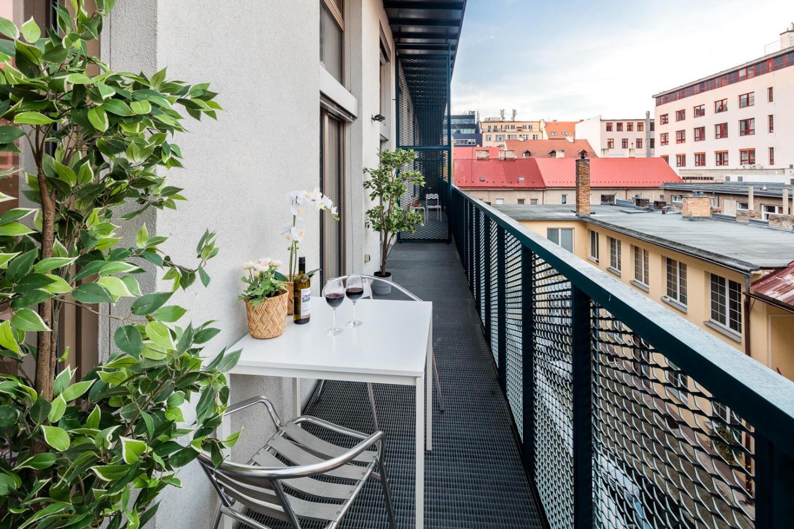 Apartments With Large Balcony, Parking プラハ エクステリア 写真