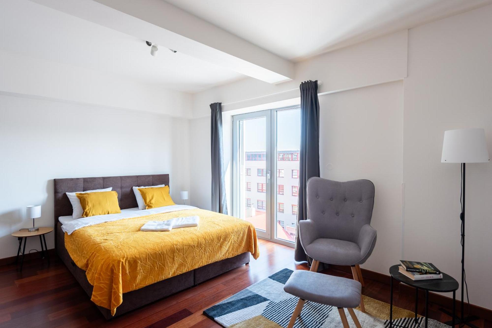 Apartments With Large Balcony, Parking プラハ エクステリア 写真