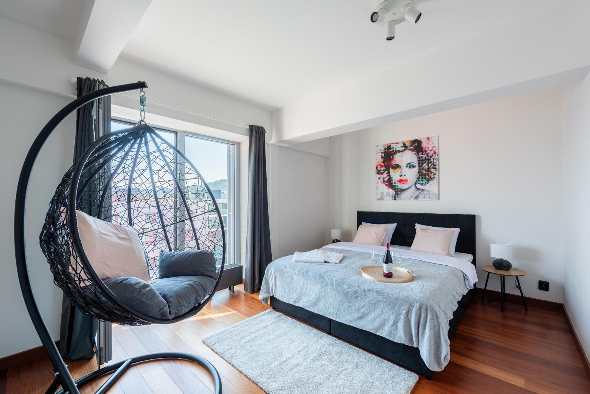 Apartments With Large Balcony, Parking プラハ エクステリア 写真