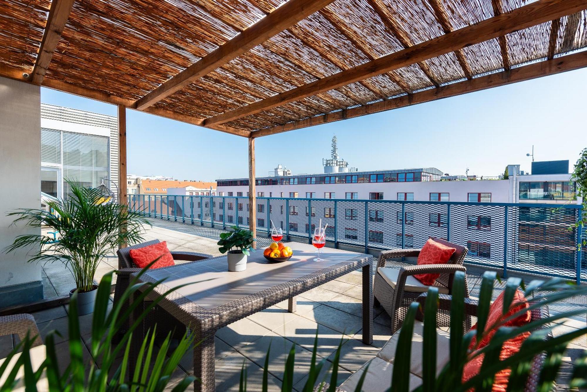 Apartments With Large Balcony, Parking プラハ エクステリア 写真