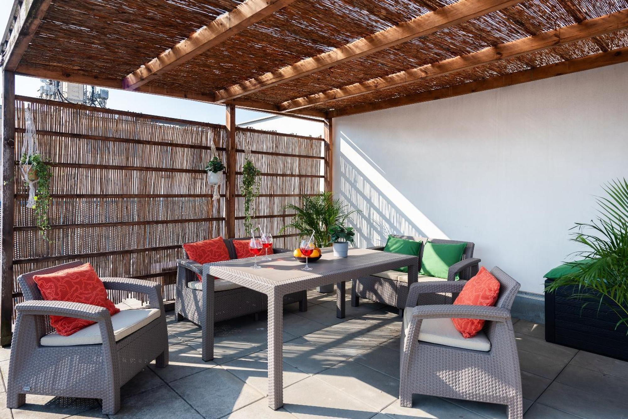 Apartments With Large Balcony, Parking プラハ エクステリア 写真