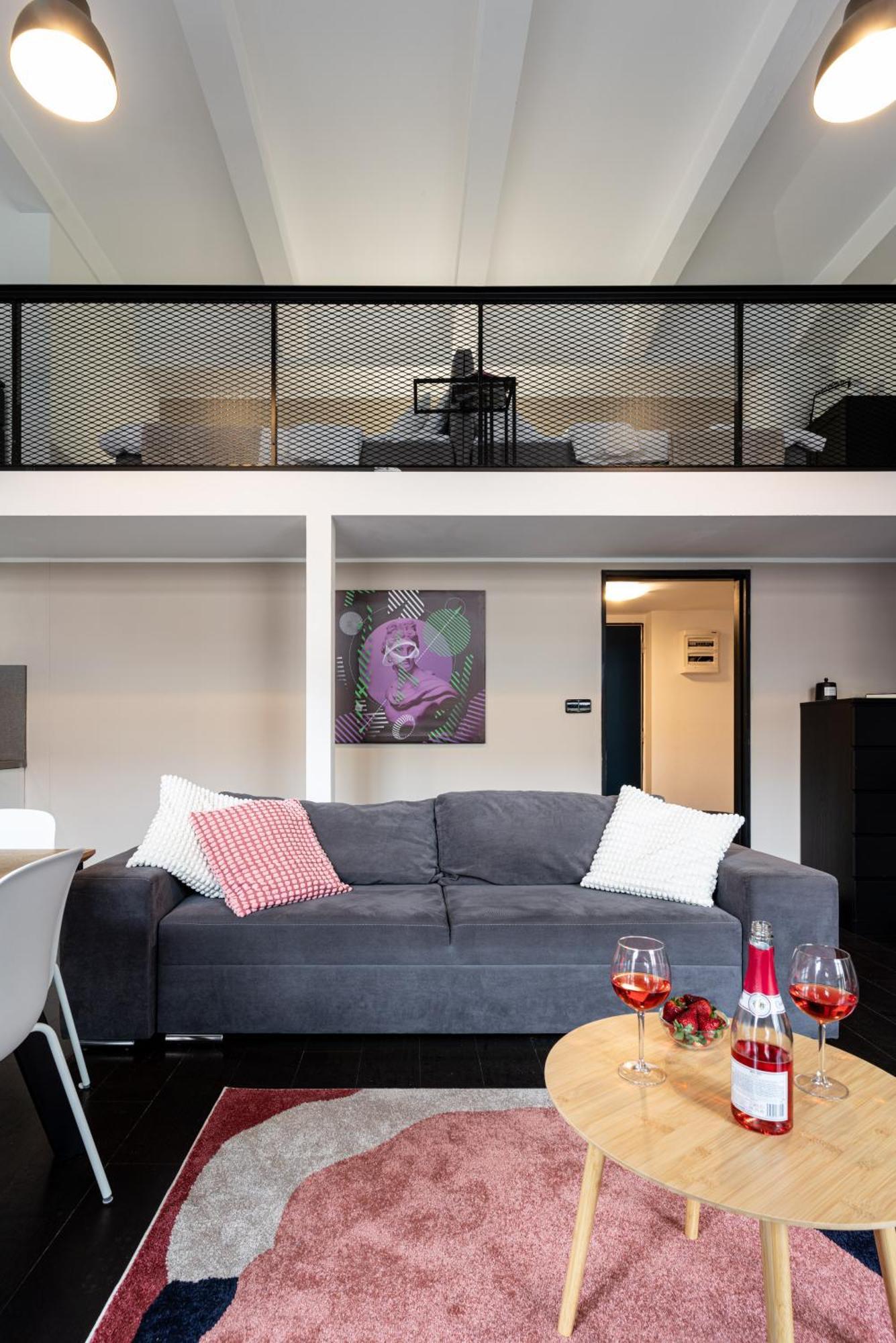 Apartments With Large Balcony, Parking プラハ エクステリア 写真