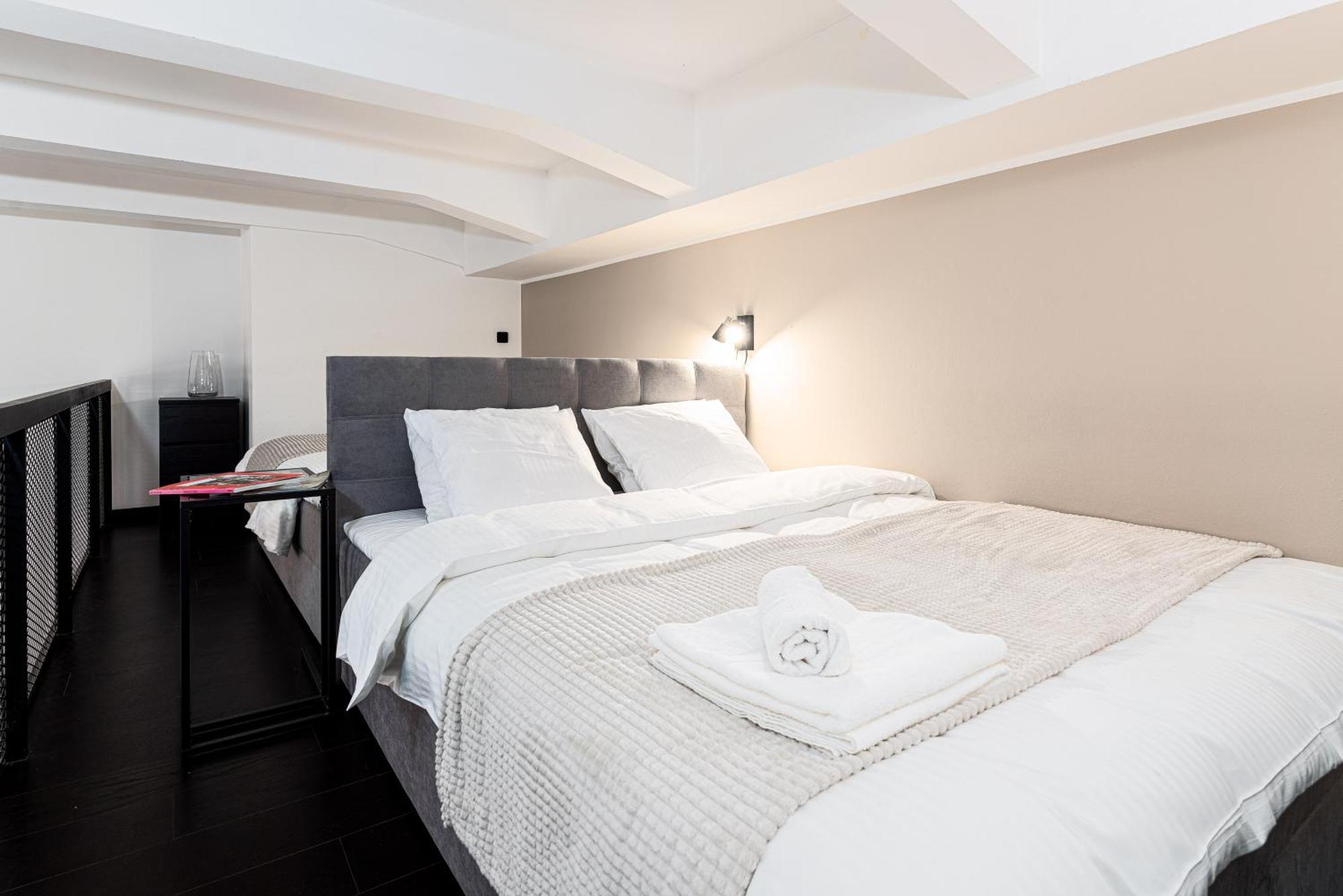 Apartments With Large Balcony, Parking プラハ エクステリア 写真