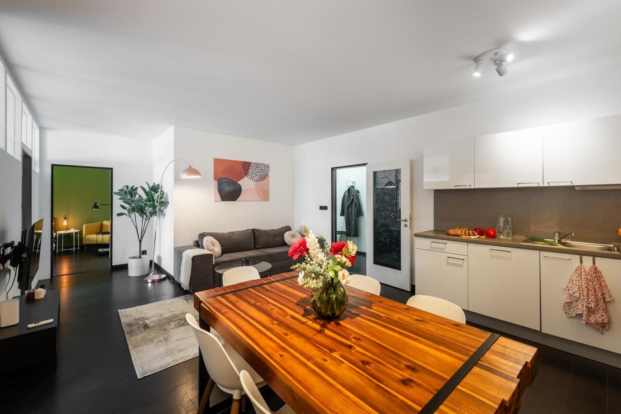 Apartments With Large Balcony, Parking プラハ エクステリア 写真