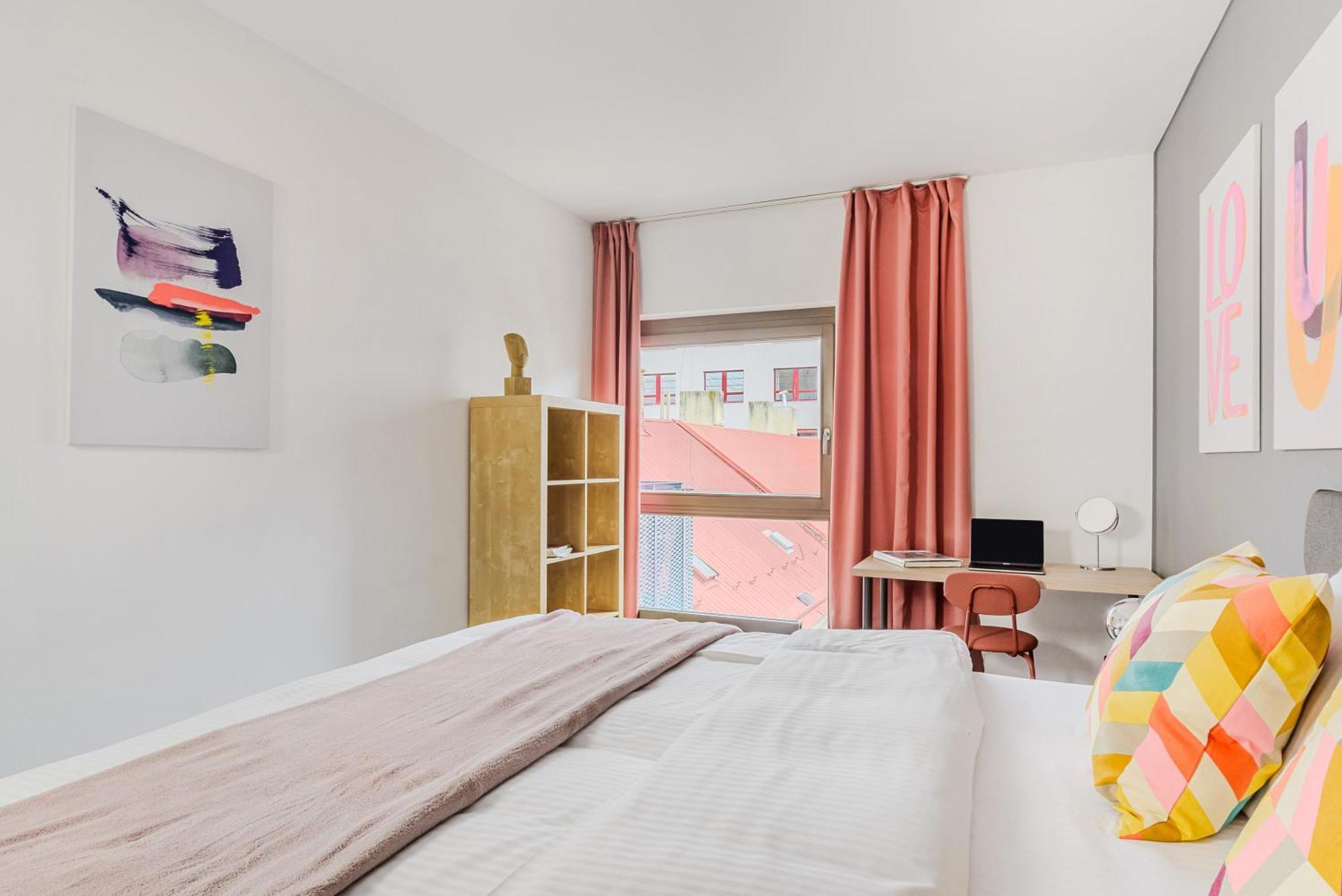 Apartments With Large Balcony, Parking プラハ エクステリア 写真