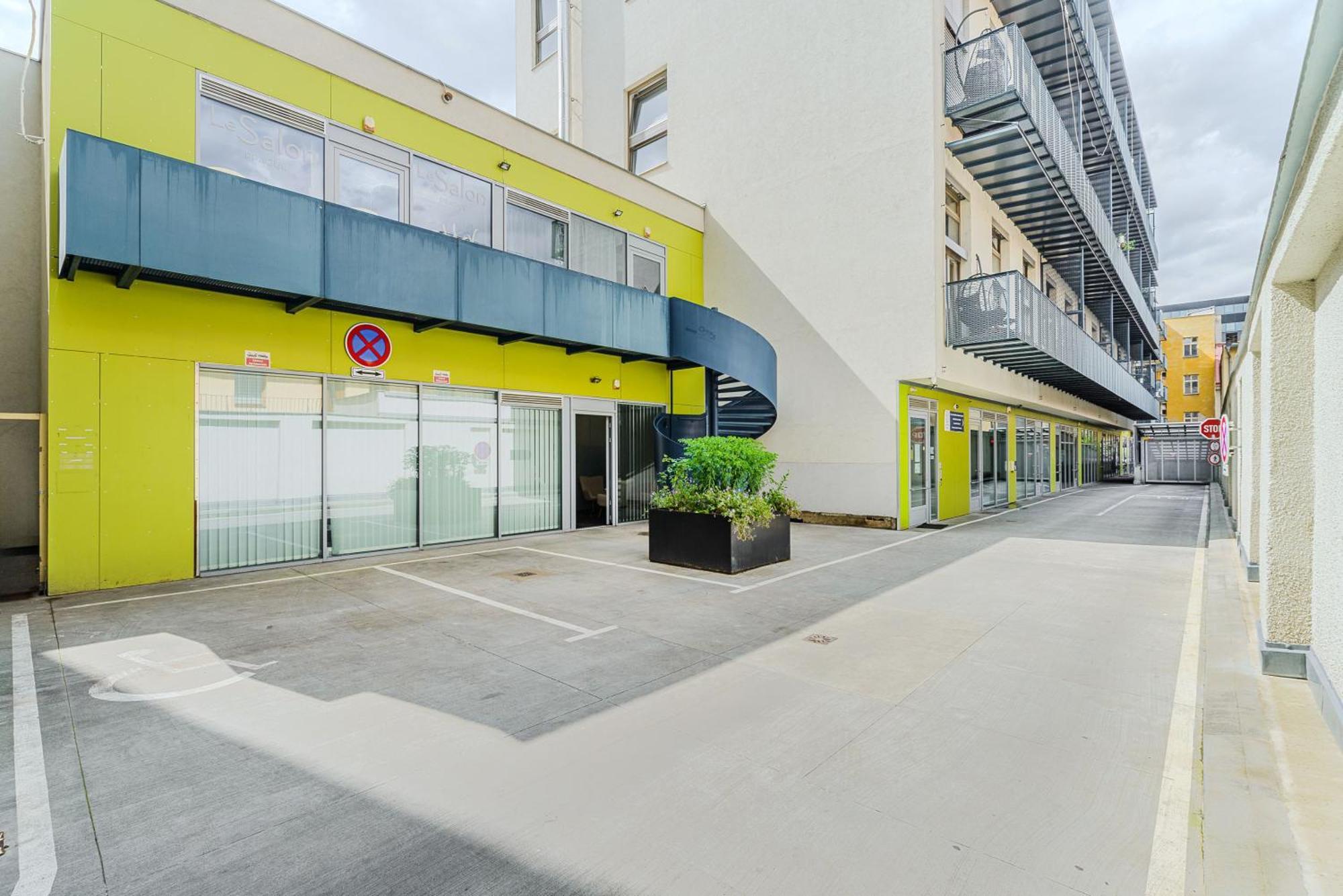 Apartments With Large Balcony, Parking プラハ エクステリア 写真